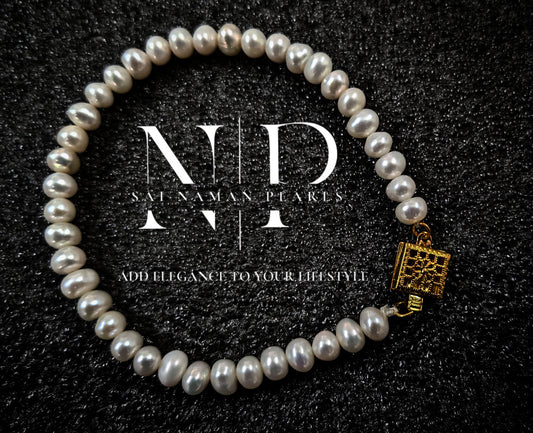 FLAT WHITE PEARL BRACELET